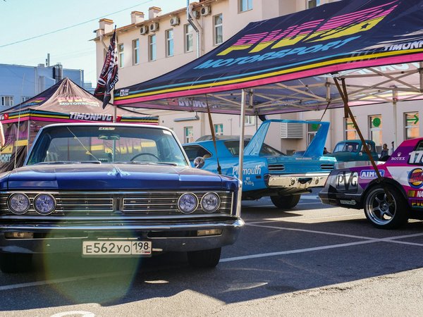 Découvrez les secrets pour adopter un style à la fois décontracté et féminin